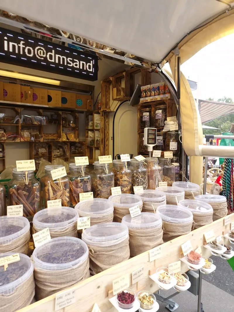 Schlemmerparadise für Hunde und Katzen — Zoofachhandel, Urdorf, Zürich. Foto 2