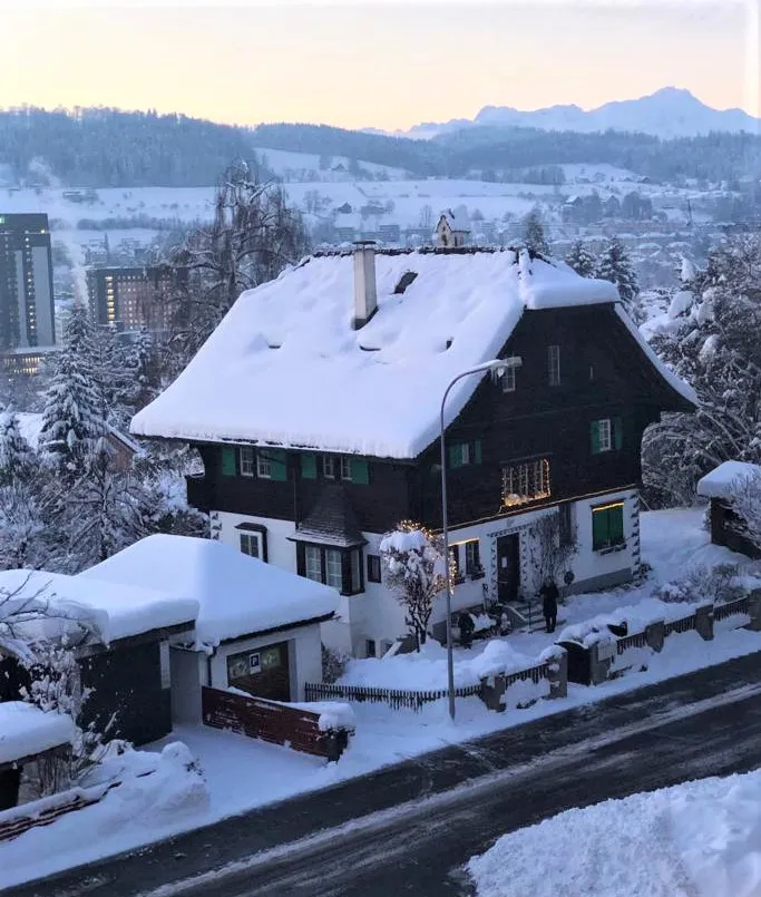 Kleintierpraxis Lindenhof St.Gallen — Vétérinaire, St. Gallen, Saint-Gall. Foto 2
